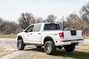 Nissan Titan Suspension Lift Kit - Rough Country - 4 Inch - '04-'15